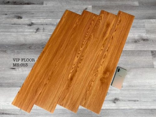 SÀN NHỰA DÁN KEO M13